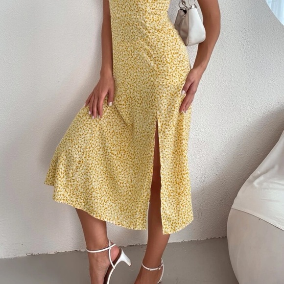 Summer dress size medium/ large - Picture 4 of 12